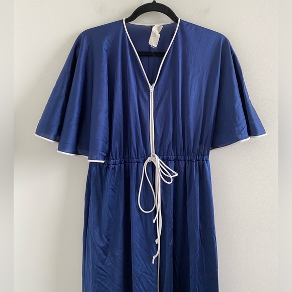 Vanity Fair Vintage Blue Satin House Coat Robe Dress Size P (Small) - Picture 2 of 7